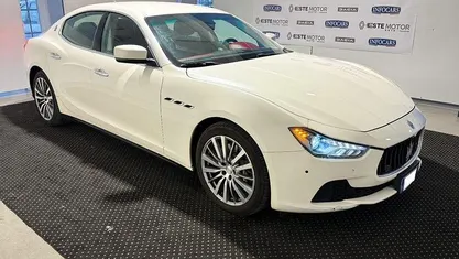 Usata Maserati Ghibli 275 CV (202 kW) 2015 Bianco metallizzato Berlina