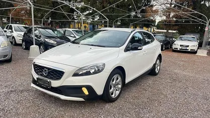 Bianco Usata 2015 Volvo V40 CC Business Edition Station wagon | 8300 € (Buon prezzo)