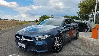 Usata Mercedes A180 Business 115 CV (84 kW) 2020 Blu Berlina
