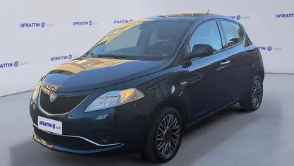 Usata Lancia Ypsilon Gold 69 CV (50 kW) 2017 Bianco Utilitaria