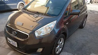 Usata Kia Venga 90 CV (66 kW) 2012 Nero Utilitaria