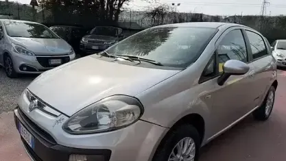 Usata Fiat Punto Pop 69 CV (50 kW) 2012 Grigio Utilitaria