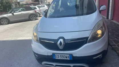 Usata Renault Scénic III XMOD 110 CV (80 kW) 2015 Bianco Monovolume