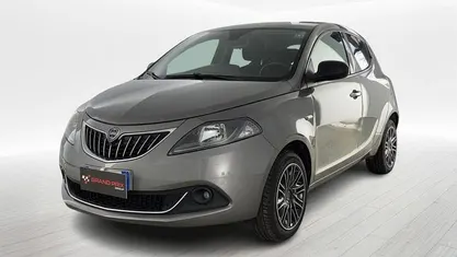 Grigio scuro Usata 2022 Lancia Ypsilon Gold Utilitaria | 9200 € (Ottimo prezzo)