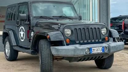Käytetty Jeep Wrangler Sahara 177 HP (130 kW) 2008 Musta Katumaasturi