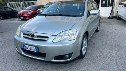Usata Toyota Corolla 90 CV (66 kW) 2006 Grigio Berlina