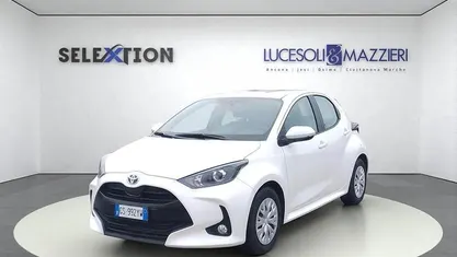 Bianco Usata 2024 Toyota Yaris Hybrid Business Edition Berlina | 19.500 € (Buon prezzo)