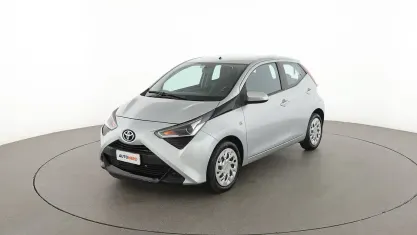 Usata Toyota Aygo Cool 72 CV (52 kW) 2019 Argento Utilitaria