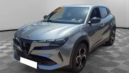 Nuova Alfa Romeo Junior Edizione Speciale 145 CV (106 kW) 2025 Grigio SUV