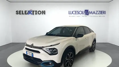 Bianco Usata 2023 Citroën e-C4 Shine Tre volumi | 25.900 € (Buon prezzo)