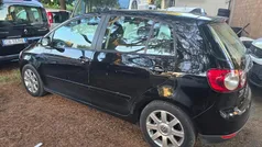Usata 2007 VW Golf V Comfortline Tre volumi | 2800 € (Buon prezzo)