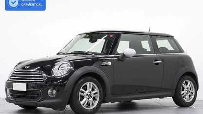 Käytetty Mini Cooper 75 HP (55 kW) 2013 Musta Viistoperä