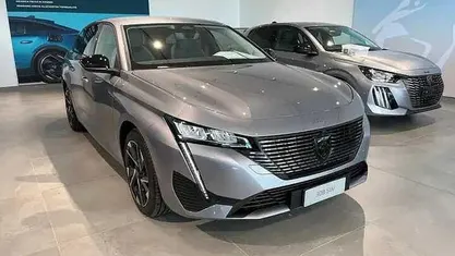 Argento Usata 2024 Peugeot 308 Allure Station wagon | 28.950 € (Buon prezzo)