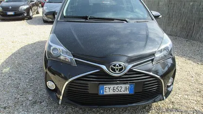 Usata Toyota Yaris 69 CV (50 kW) 2015 Nero Utilitaria