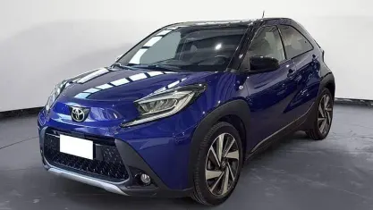 Usata Toyota Aygo X Lounge 72 CV (52 kW) 2022 Blu/azzurro SUV