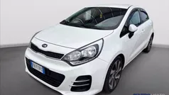 Bianco Usata 2015 Kia Rio Due volumi | 8900 €