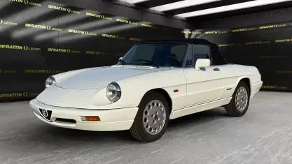 Usata Alfa Romeo Spider 122 CV (89 kW) 1990 Bianco Cabrio