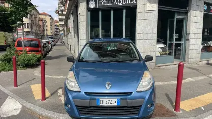 Usata Renault Clio II 75 CV (55 kW) 2011 Blu Berlina