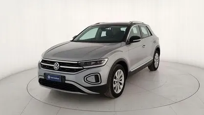 Usata VW T-Roc Style 116 CV (85 kW) 2025 Grigio metallizzato SUV