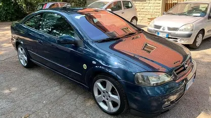 Usata Opel Astra 192 CV (141 kW) 2001 Coupé