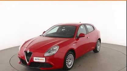 Begagnad Alfa Romeo Giulietta 120 HK (88 kW) 2018 Röd Halvkombi