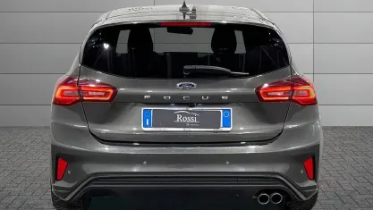 Usata Ford Focus ST-Line 116 CV (85 kW) 2024 Grigio chiaro Berlina