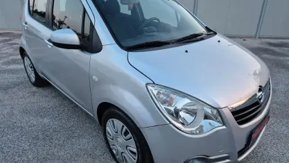 Usata Opel Agila Enjoy 65 CV (47 kW) 2008 Argento Utilitaria