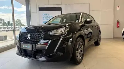 Usata Peugeot 2008 Active 110 CV (80 kW) 2021 Nero SUV