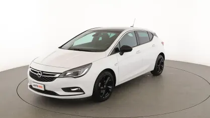 Usata Opel Astra Dynamic 105 CV (77 kW) 2018 Bianco Berlina