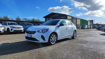 Używany Opel Corsa Elegance 102 KM (75 kW) 2022 Biały Sedan/Limuzyna