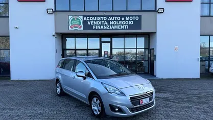 Usata Peugeot 5008 Active 114 CV (83 kW) 2015 Monovolume