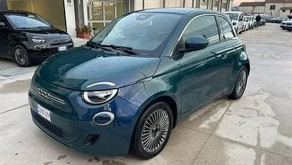 Usata Fiat 500e Passion 86 kW (118 CV) 2020 Grigio Cabrio