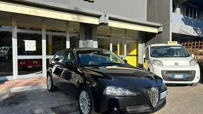 Usata Alfa Romeo 147 Exclusive 120 CV (88 kW) 2007 Nero Utilitaria