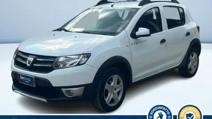 Usado Dacia Sandero Prestige 90 CV (66 kW) 2016 Blanco Berlina