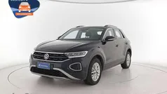 Deep black perlato Usata 2024 VW T-Roc Life SUV | 26.000 € (Buon prezzo)