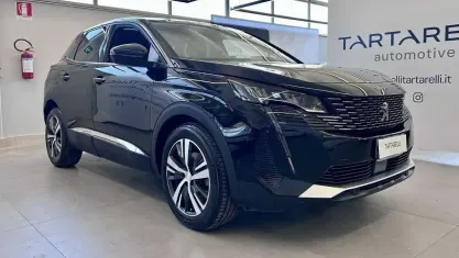 Usata Peugeot 3008 Allure 131 CV (96 kW) 2022 Nero SUV