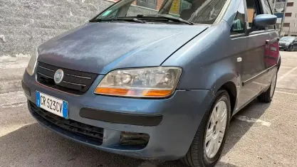 Usata Fiat Idea Emotion 95 CV (69 kW) 2004 Grigio Monovolume