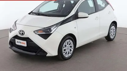 Bianco Usata 2018 Toyota Aygo Cool Due volumi | 13.299 € (Buon prezzo)