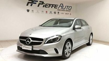 Gebraucht Mercedes A180 109 PS (80 kW) 2017 Grau Kleinwagen