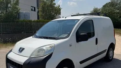 Usata Peugeot Bipper 68 CV (50 kW) 2010 Bianco Monovolume