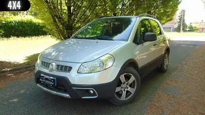Usata Fiat Sedici Dynamic 120 CV (88 kW) 2011 Argento SUV