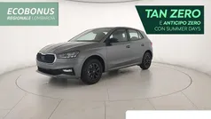 Bianco luna metallizzato Nuova 2025 Skoda Fabia Tre volumi | 17.700 € (Super prezzo)