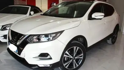 Usado Nissan Qashqai N-Connecta 109 HP (80 kW) 2018 Branco SUV