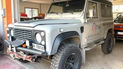 Usata Land Rover Defender 122 CV (89 kW) 1987 Grigio SUV