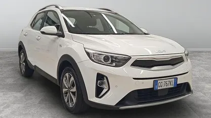 Bianco Usata 2021 Kia Stonic Style SUV | 14.900 € (Buon prezzo)