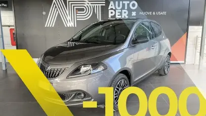 Usado Lancia Ypsilon S 69 HP (50 kW) 2024 Cinzento Citadino