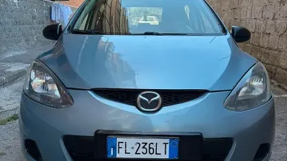 Usata Mazda 2 75 CV (55 kW) 2008 Verde Utilitaria