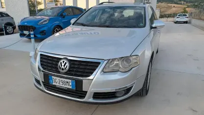 Usata VW Passat Comfortline 140 CV (102 kW) 2007 Blu/azzurro Station wagon