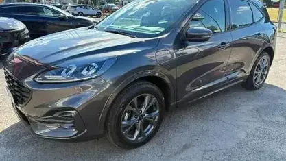 Usata Ford Kuga ST-Line 224 CV (164 kW) 2023 Bianco SUV