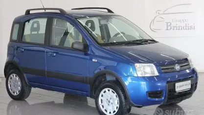 Usata Fiat Panda 4x4 Climbing 60 CV (44 kW) 2006 Bluazzurro Utilitaria